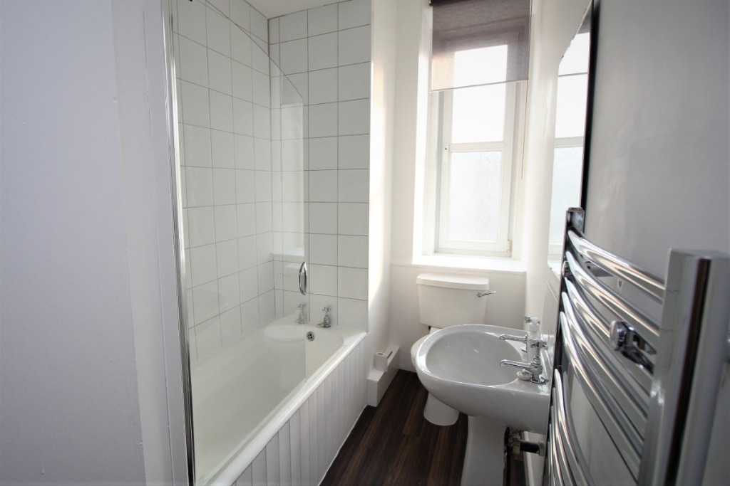 Albion Road, Edinburgh, EH7 5QU