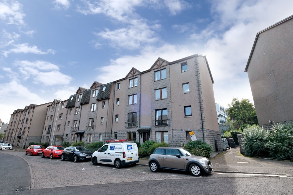 Glendale Mews, Ferryhill, AB1