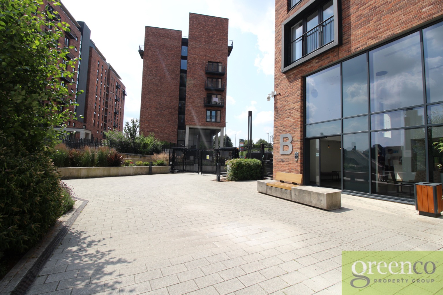 https://home.smelogin.co.uk/CustomerData/4605/680/PropertyImages/21_1699461432_6993.jpg
