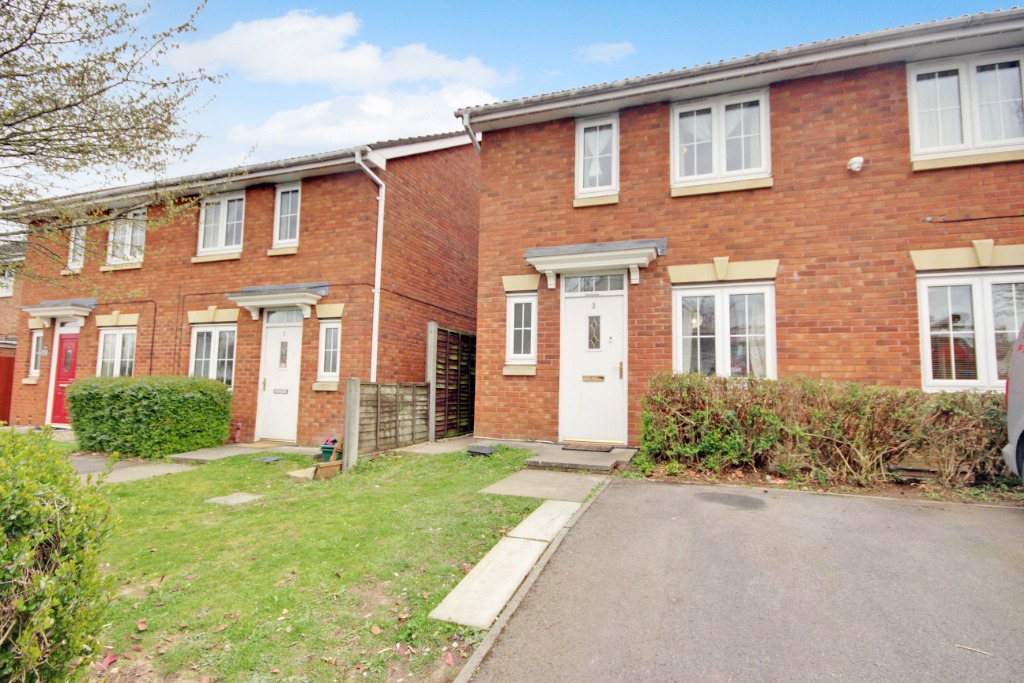 3 Bedroom Property For Sale in Gloucester £180,000