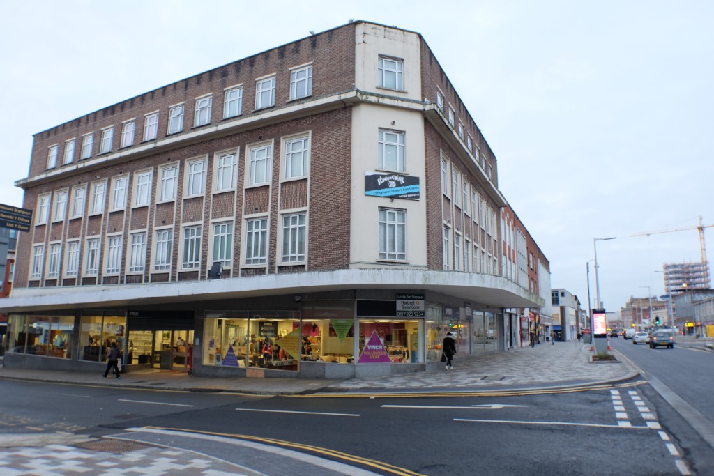 1 Bedroom Property For Sale in Swansea £65,000