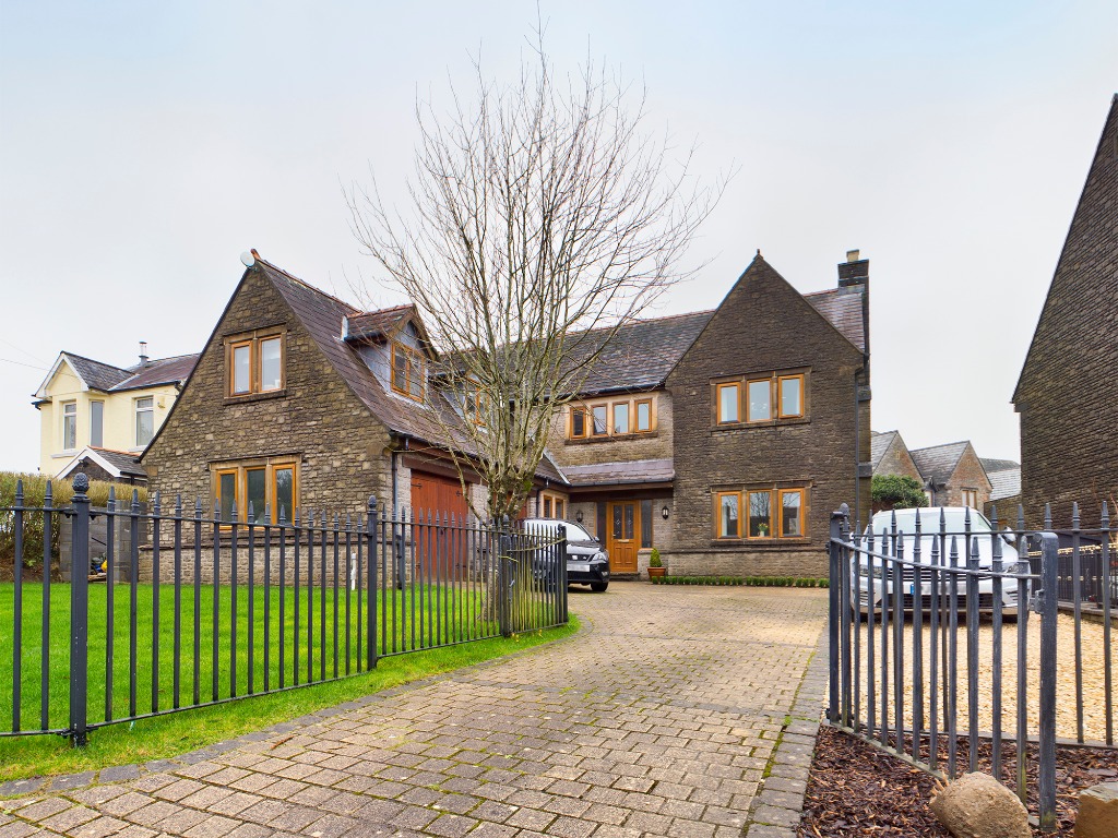 4 Bedroom Property For Sale in Swansea £445,000