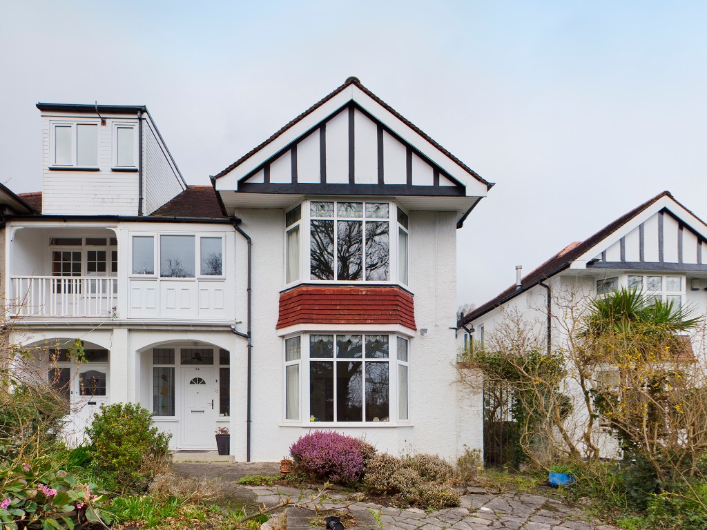 3 Bedroom Property For Sale in Swansea £310,000