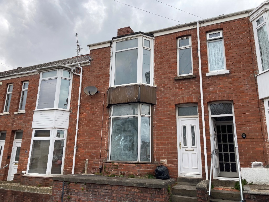 3 Bedroom Property For Sale in Swansea £185,000