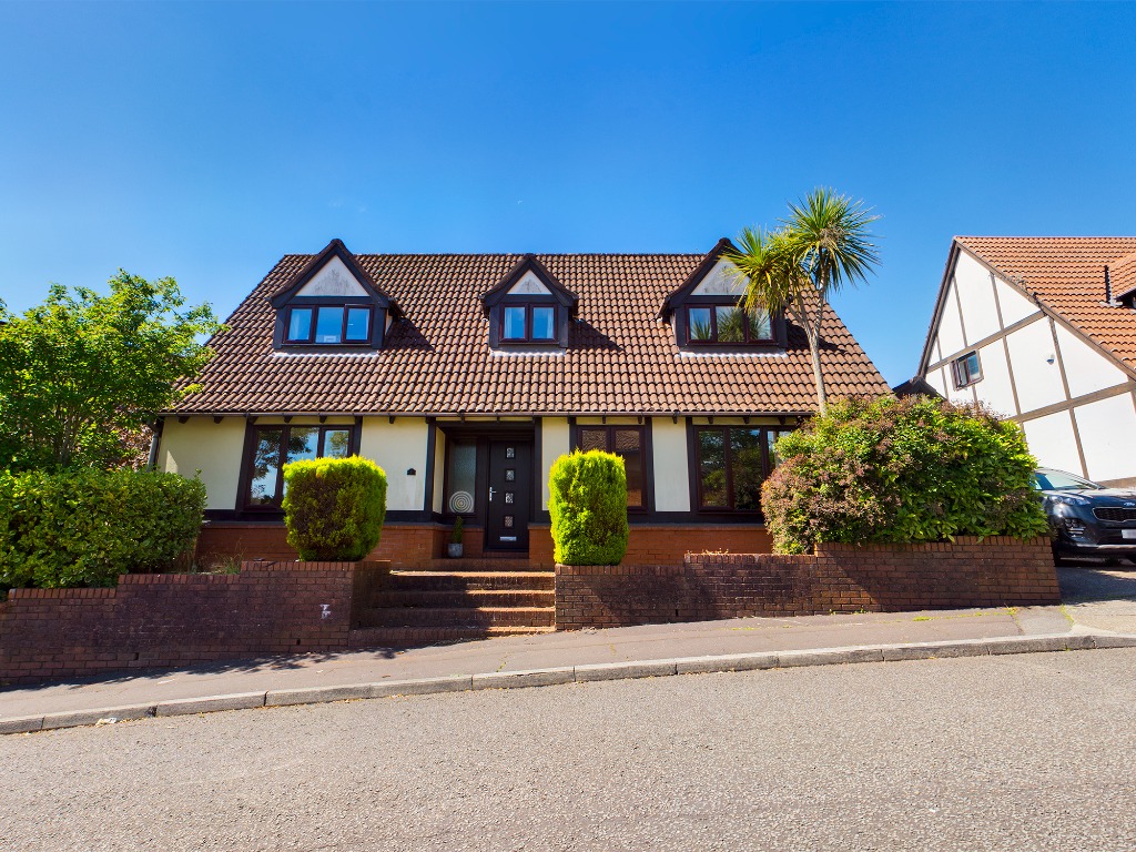 4 Bedroom Property For Sale in Swansea £475,000