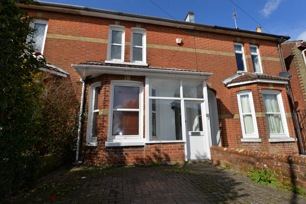 2 Bedroom Property For Sale in Southampton £230,000