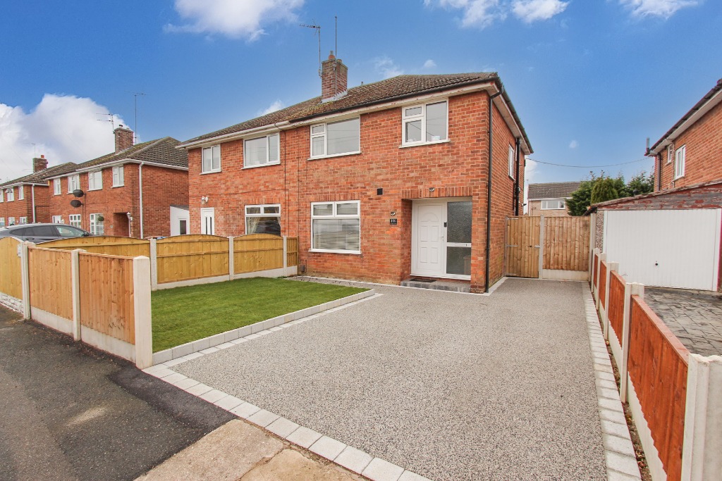 3 Bedroom Property For Sale in Long Eaton £230,000