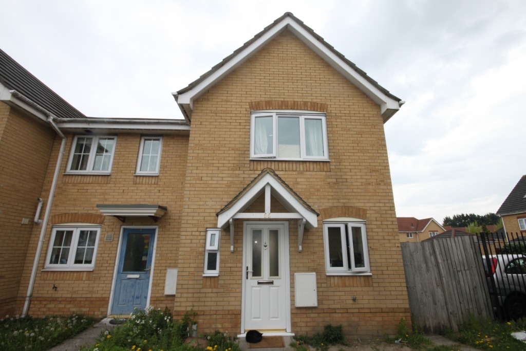 2 Bedroom Property For Sale in Luton £240,000