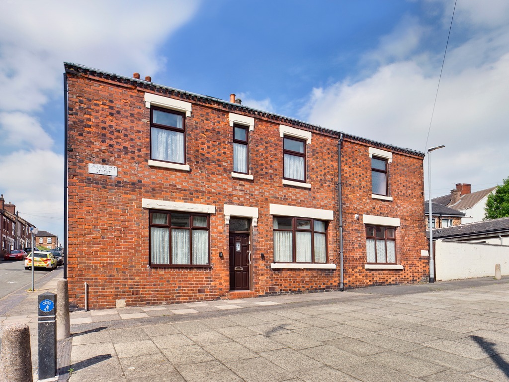 2 Bedroom Property For Sale in StokeonTrent £80,000