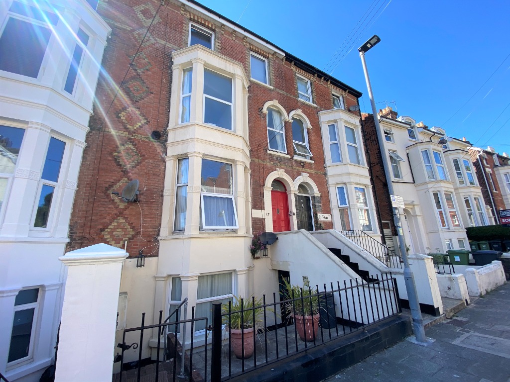 2 Bedroom Property For Sale in Portsmouth £160,000