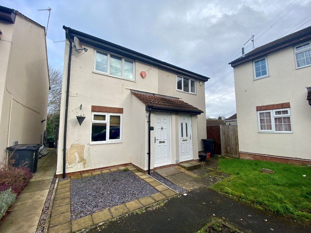 2 Bedroom Property For Sale in Swindon £190,000