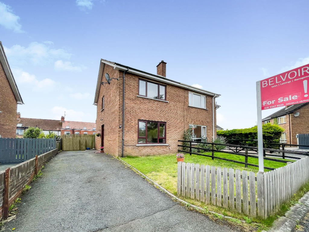 3 Bedroom Property For Sale in Lisburn £135,000