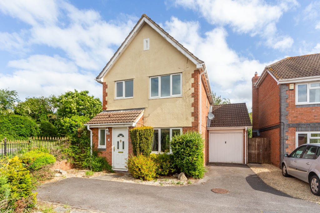 3 Bedroom Property For Sale in Andover £300,000