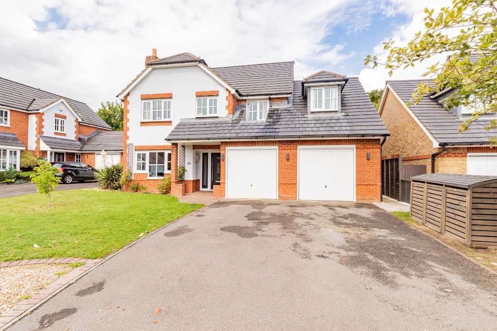 5 Bedroom Property For Sale in Andover £489,995