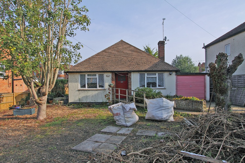 3 Bedroom Property For Sale in Andover £270,000