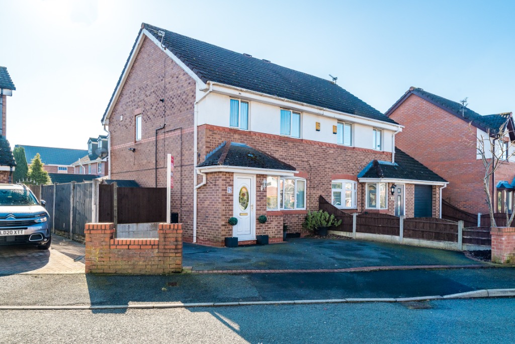 3 Bedroom Property For Sale in Haydock £180,000